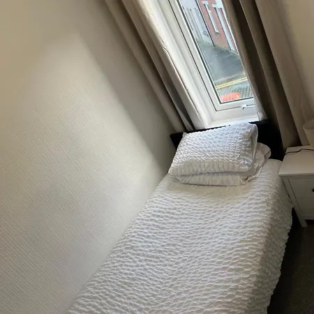 Guest house 18 Anchor Road